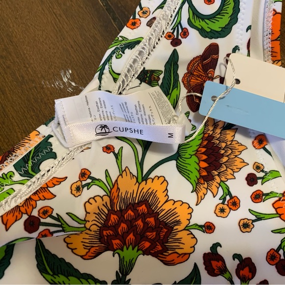 Cupshe Swimsuit - Picture 4 of 5